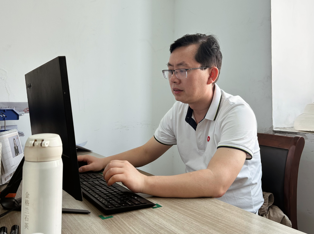 科研一线丨徐肖飞：石英材料的“炼金手”